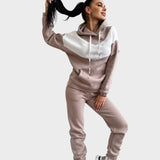 Virginia | Conjunto de Pantalones y Camiseta con Capucha